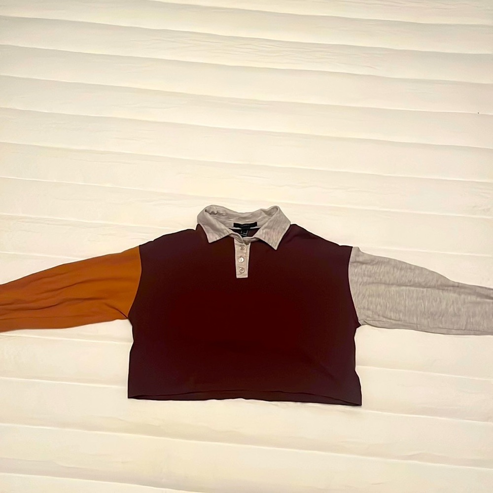 multi colored crop long sleeve with grey collor neck with buttons